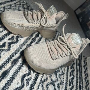 Steve Madden Beige and Gold Women's Sneakers